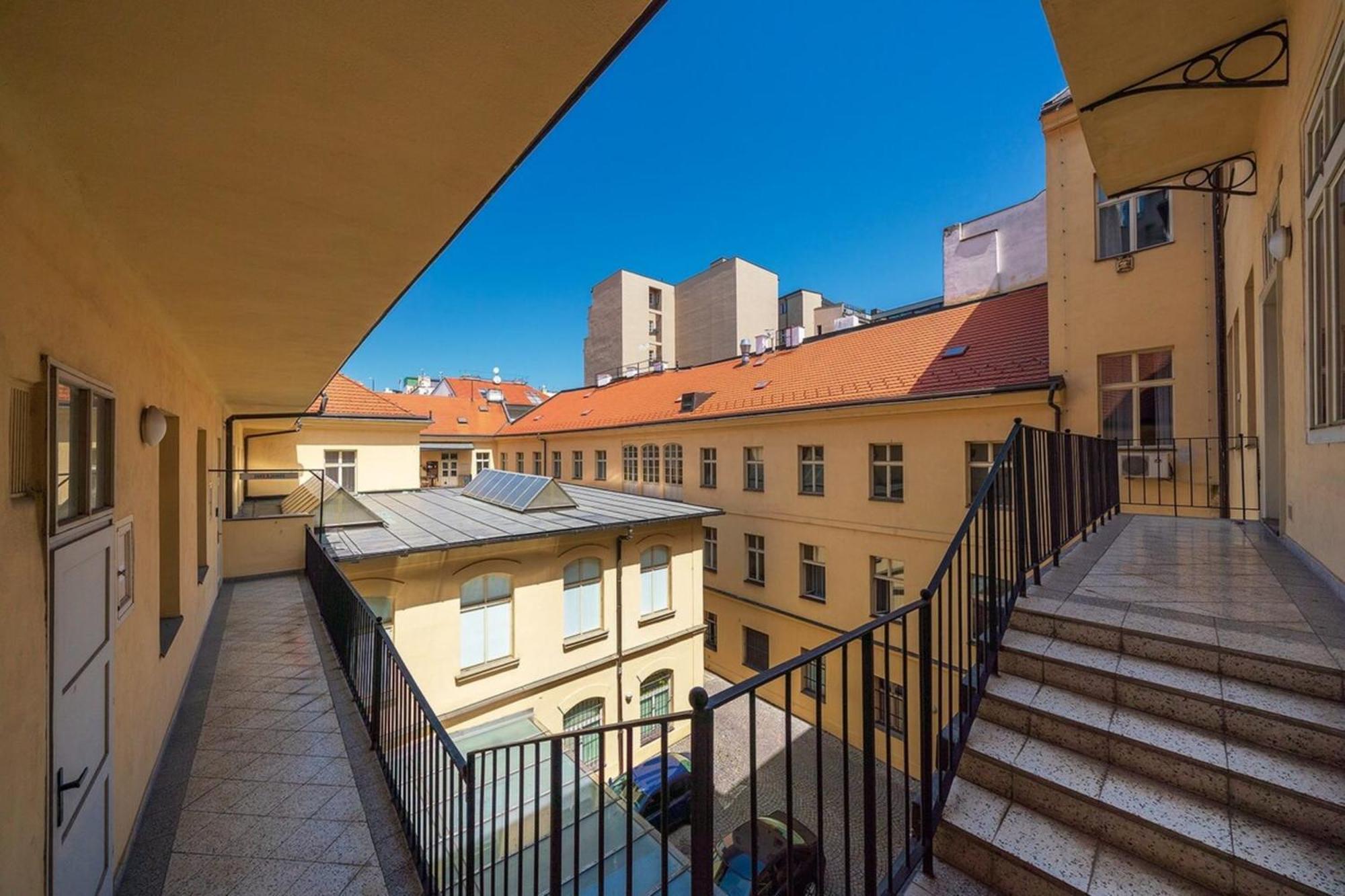 Quiet Center In Hip & Foodie Area * Prag