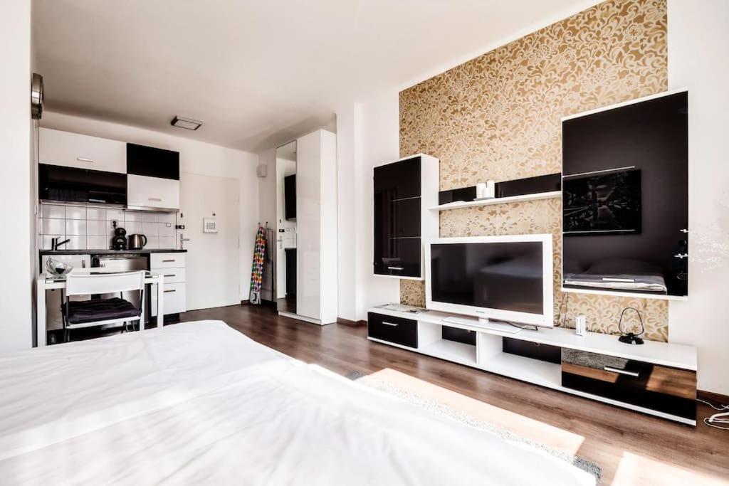 Floor With Terrace Apartment *