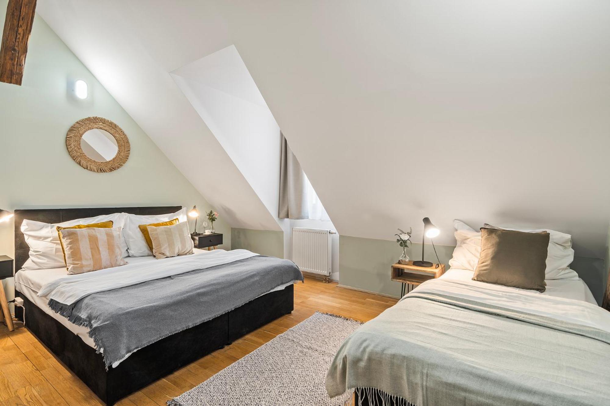 Charles Bridge Historical Apts By Michal&friends Lejlighed