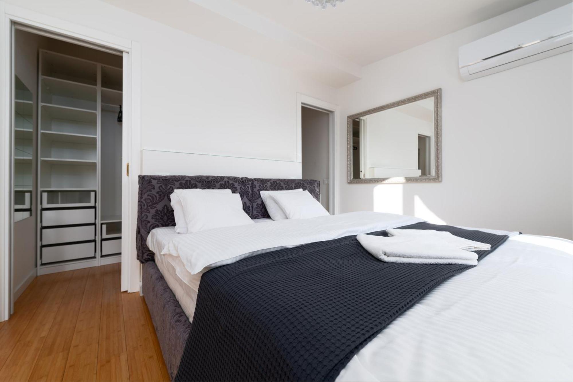 Spacious Near The River Lejlighed Prag