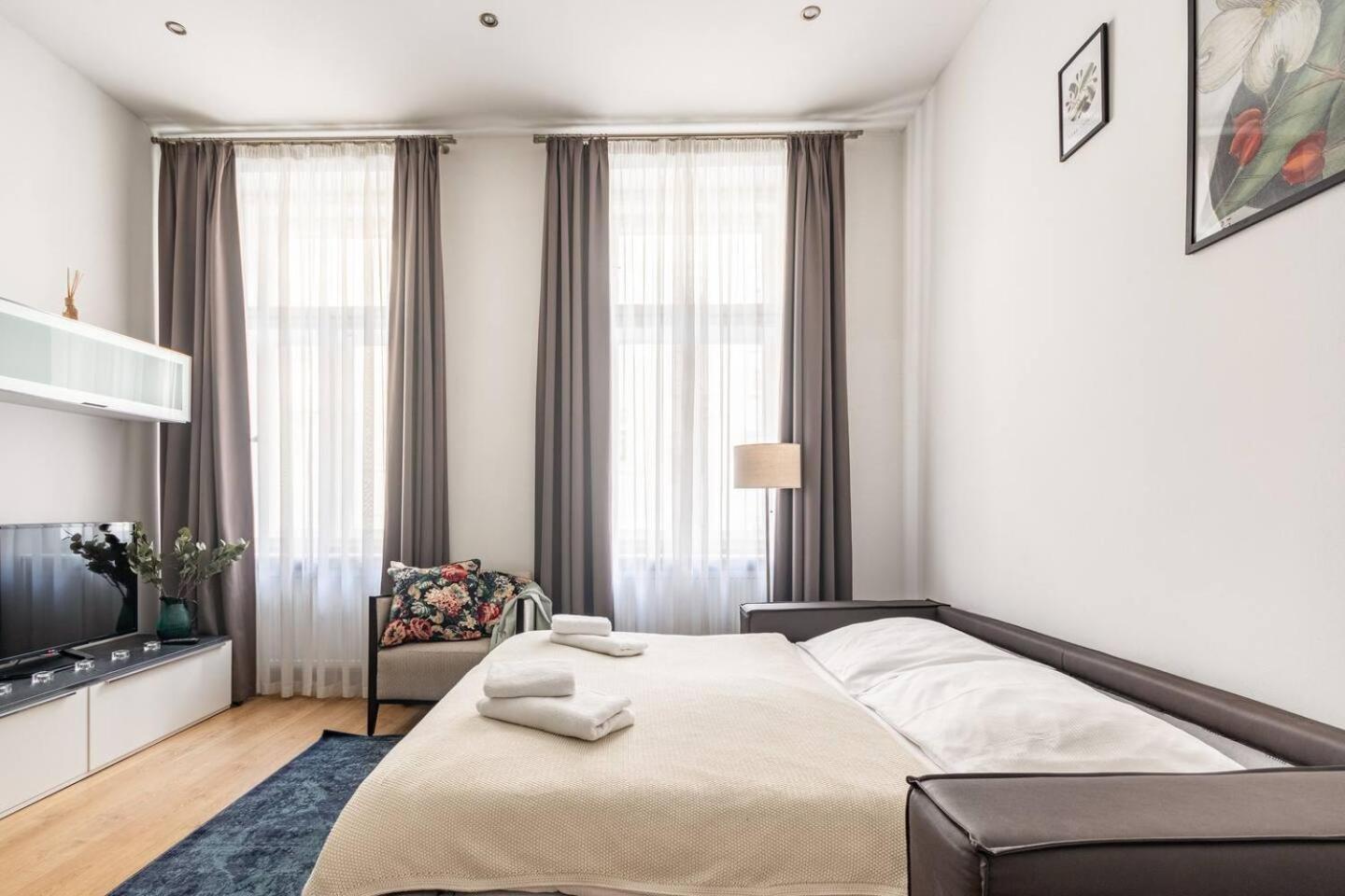 Apartment Place Of Grace - 50 Meters From Dancing House Prag