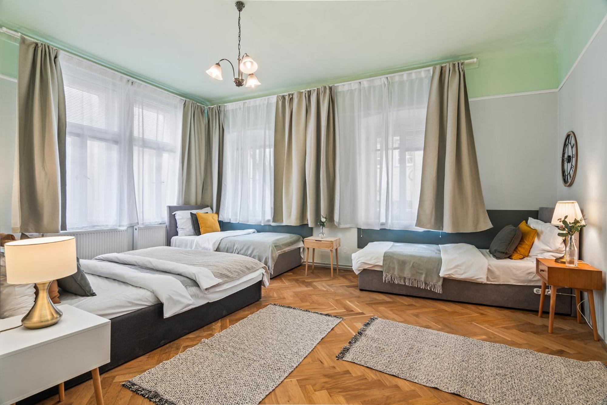 Charles Bridge Historical Apts By Michal&friends Prag