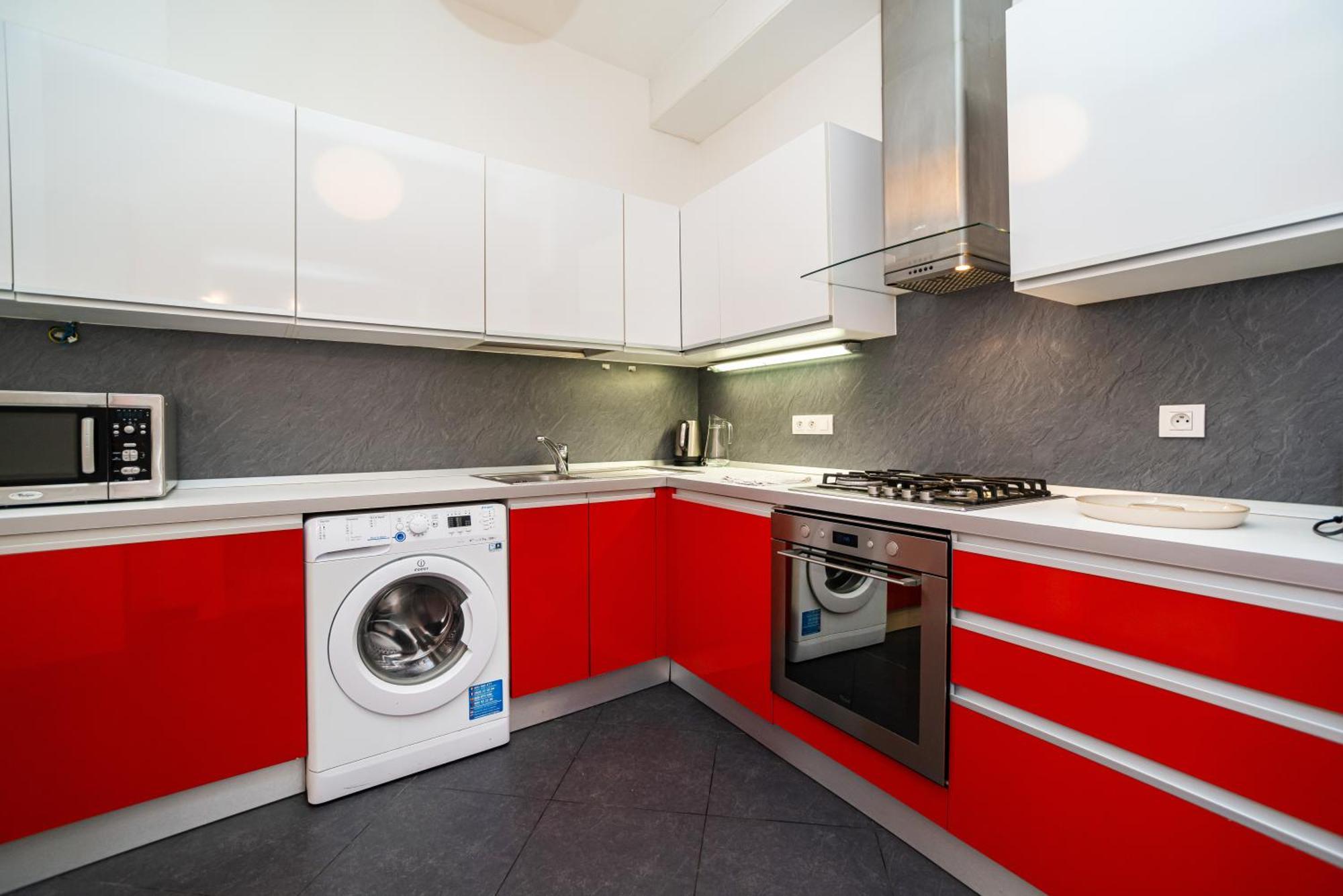 Large And Stylish In Apartment Prag