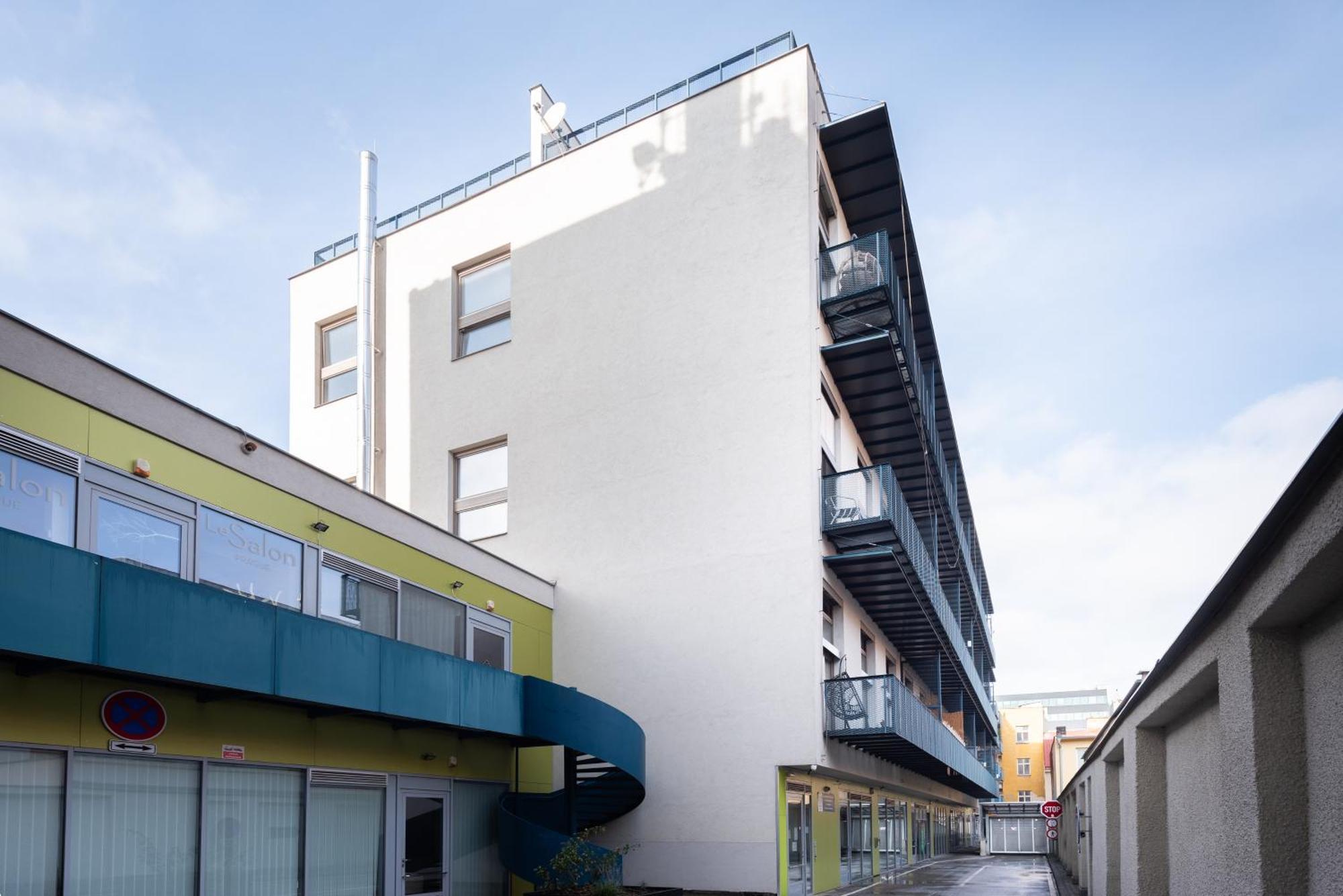 Duplex With 3 Bedrooms *