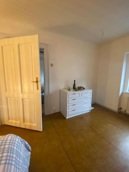 Flat In The House & Dog Friendly * Prague
