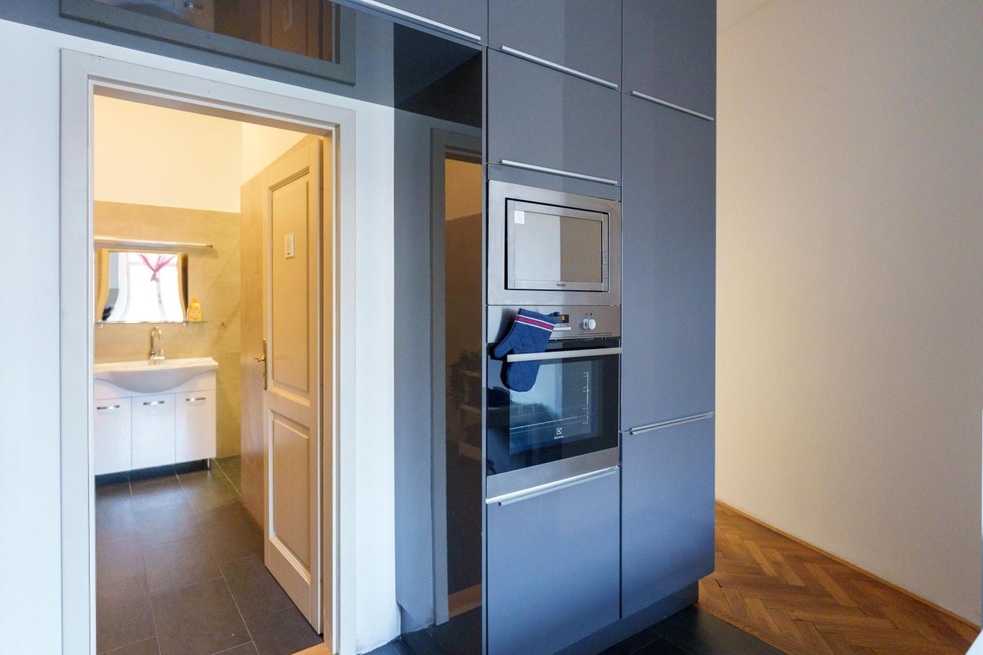 - New Open! * Prague
