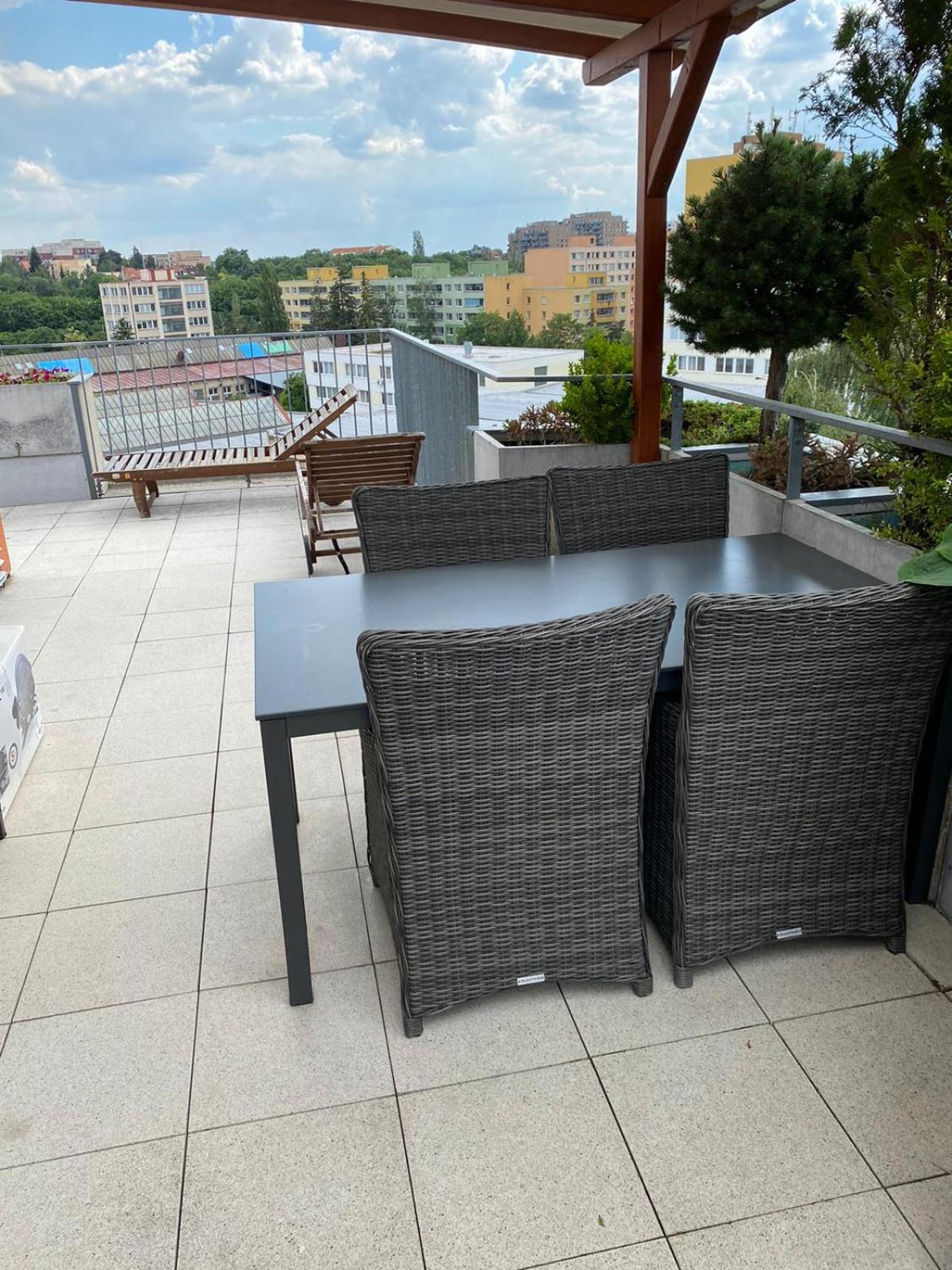 Rooftop With Pergola And Parking Apartment *