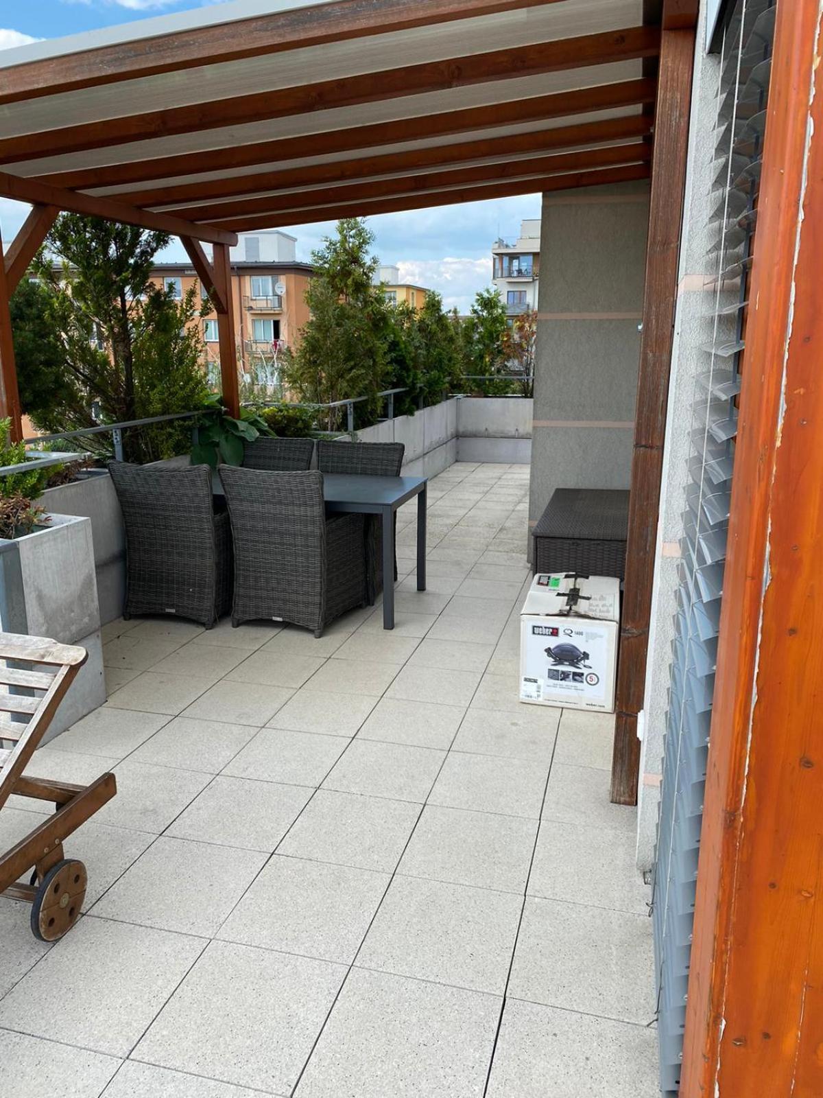Rooftop With Pergola And Parking Apartment *
