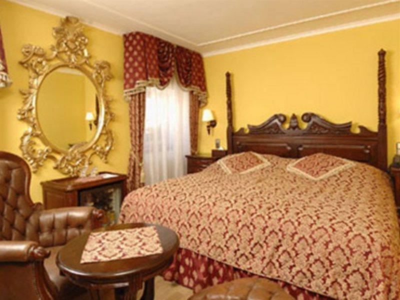 U By Bhg Hotel Prag