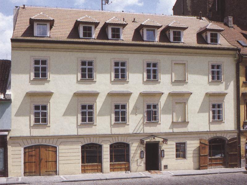 U Kříže Hotel