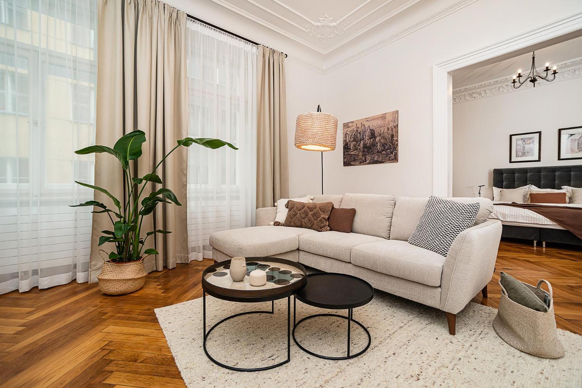 Luxurious Two-bedroom In The Old Town *