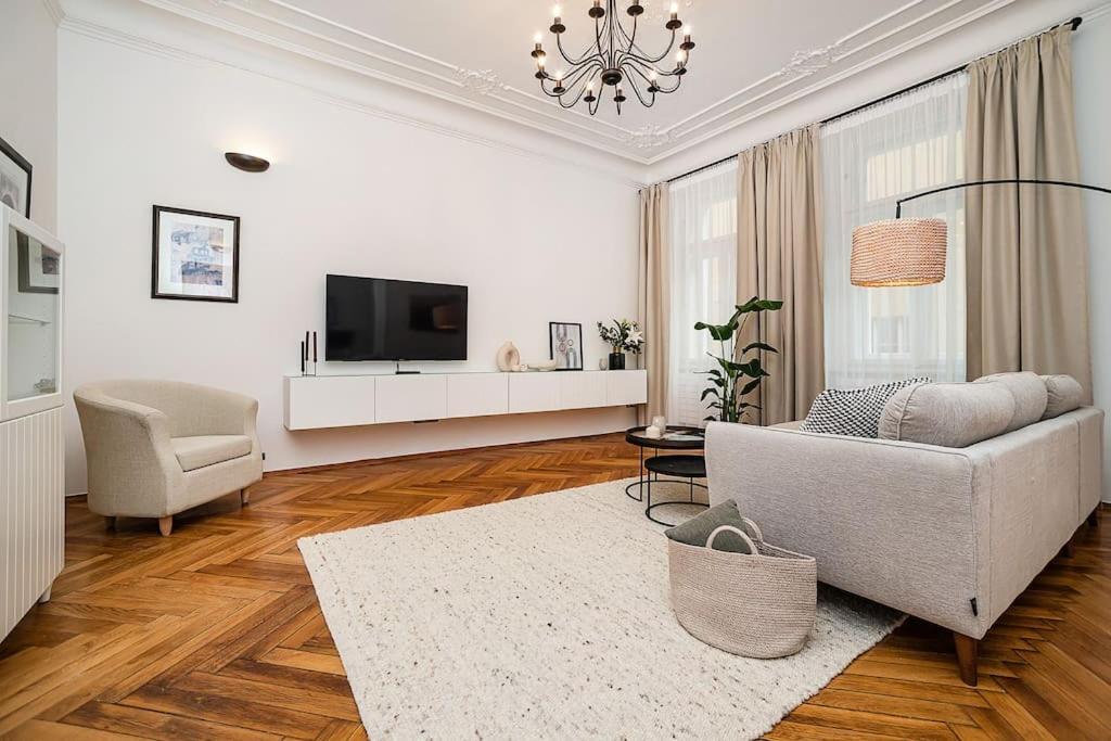 Luxurious Two-bedroom In The Old Town Lägenhet