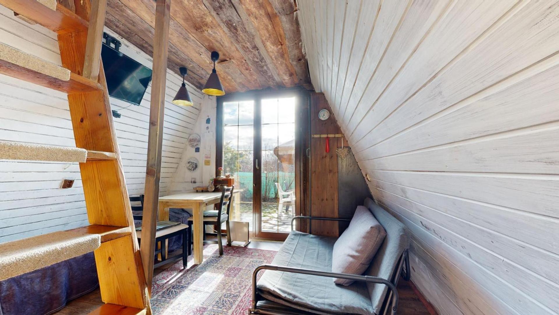 Chalet Tiny Garden House *
