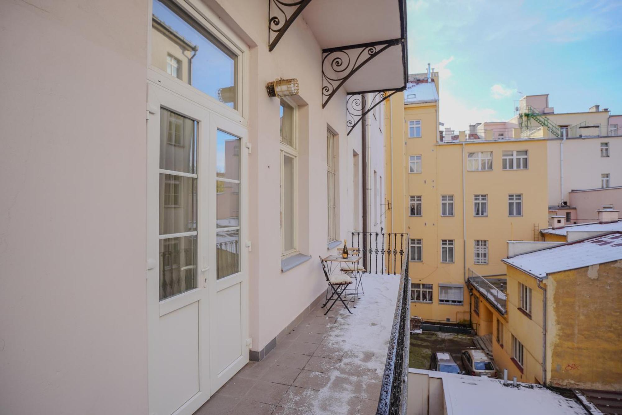 Elegant & Stylish Center Apartments! Prag