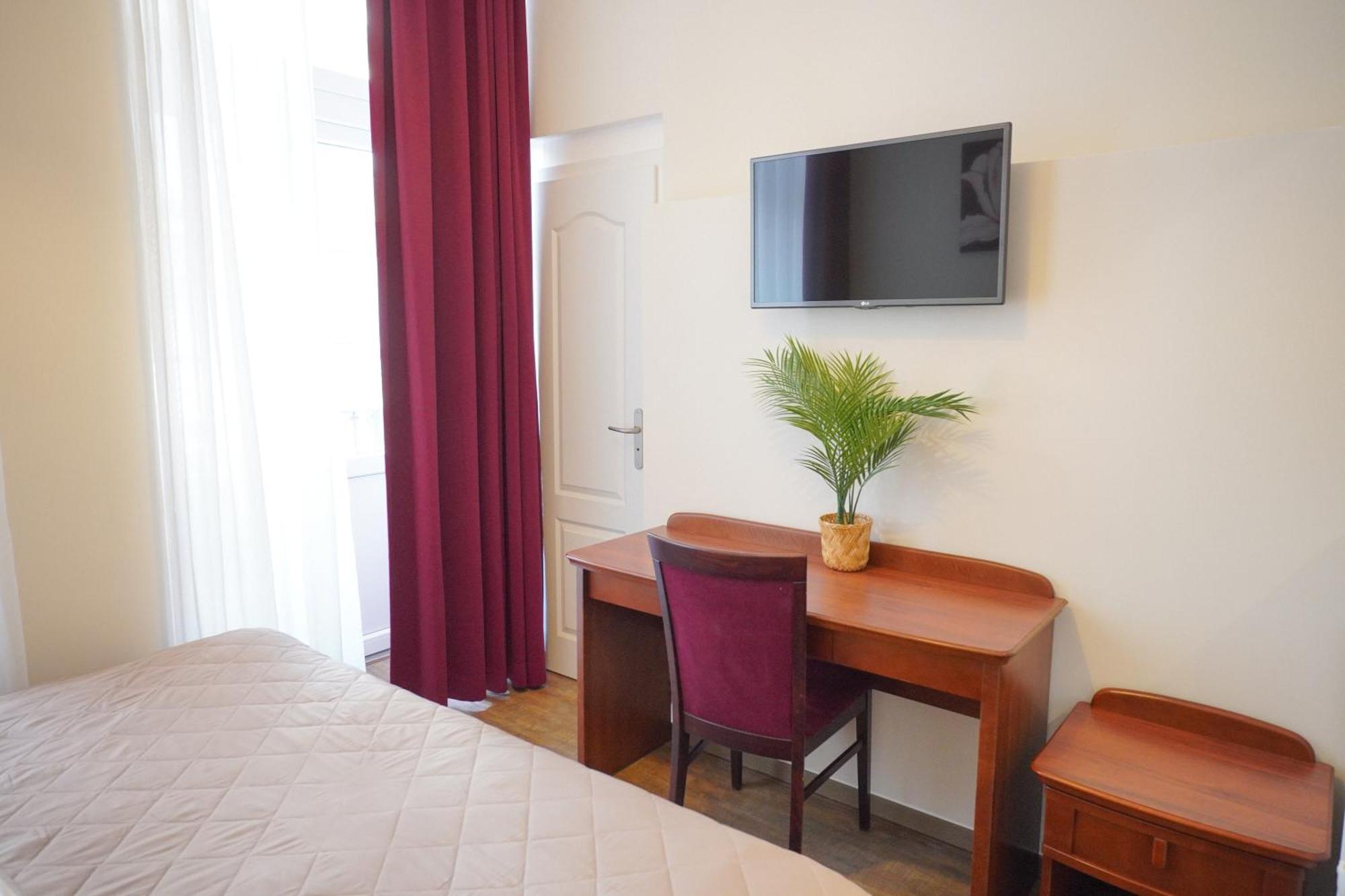 Elegant & Stylish Center Apartments! * Prag