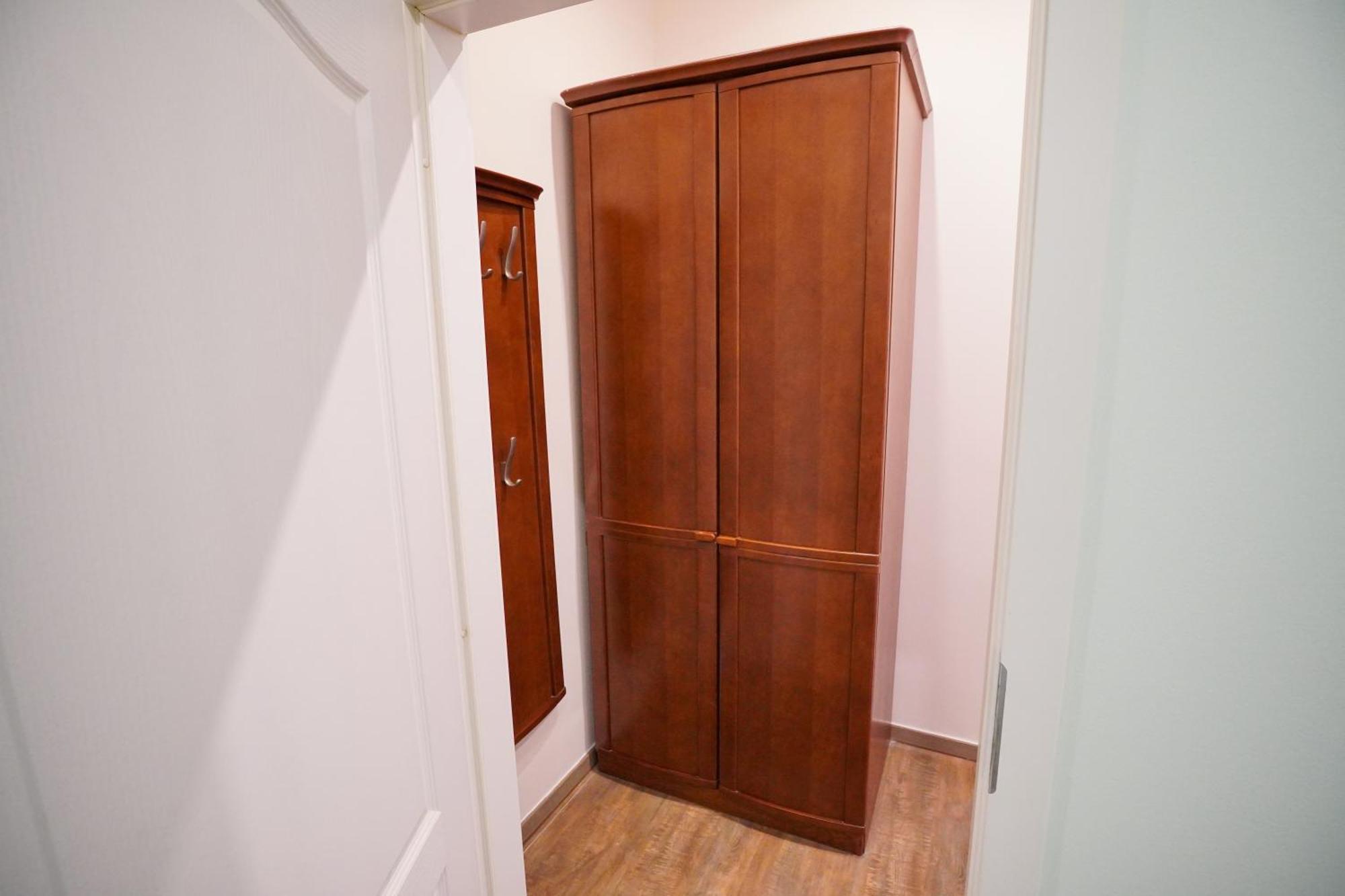 Elegant & Stylish Center Apartments! Lejlighed