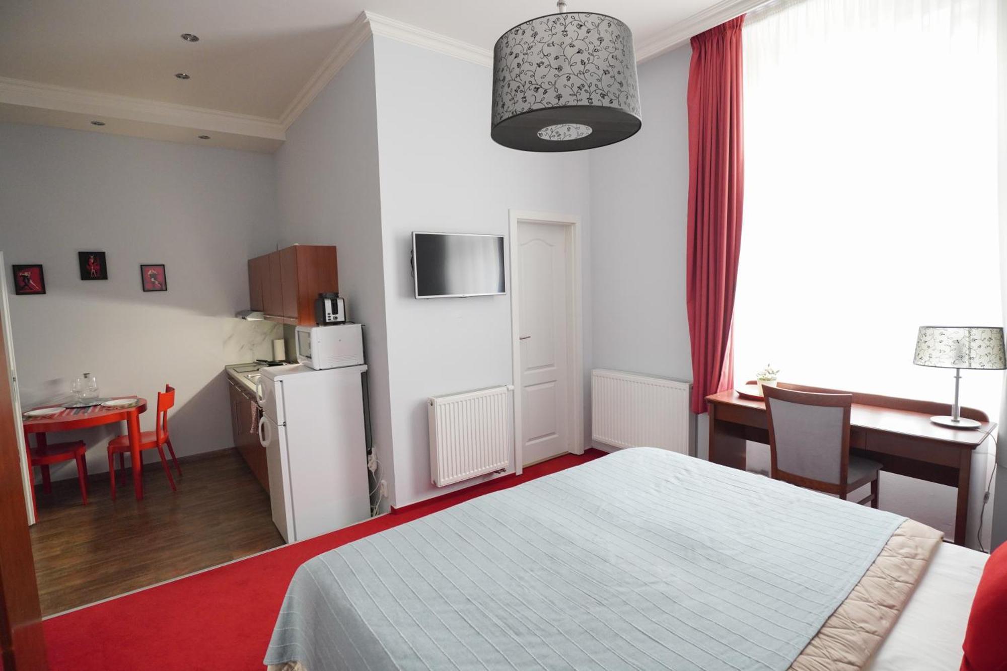 Elegant & Stylish Center Apartments! Prag