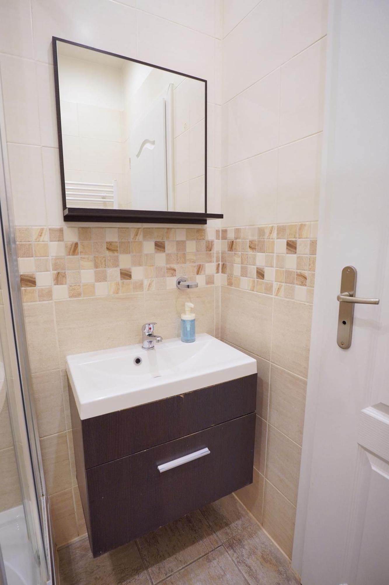 Elegant & Stylish Center Apartments! Prag