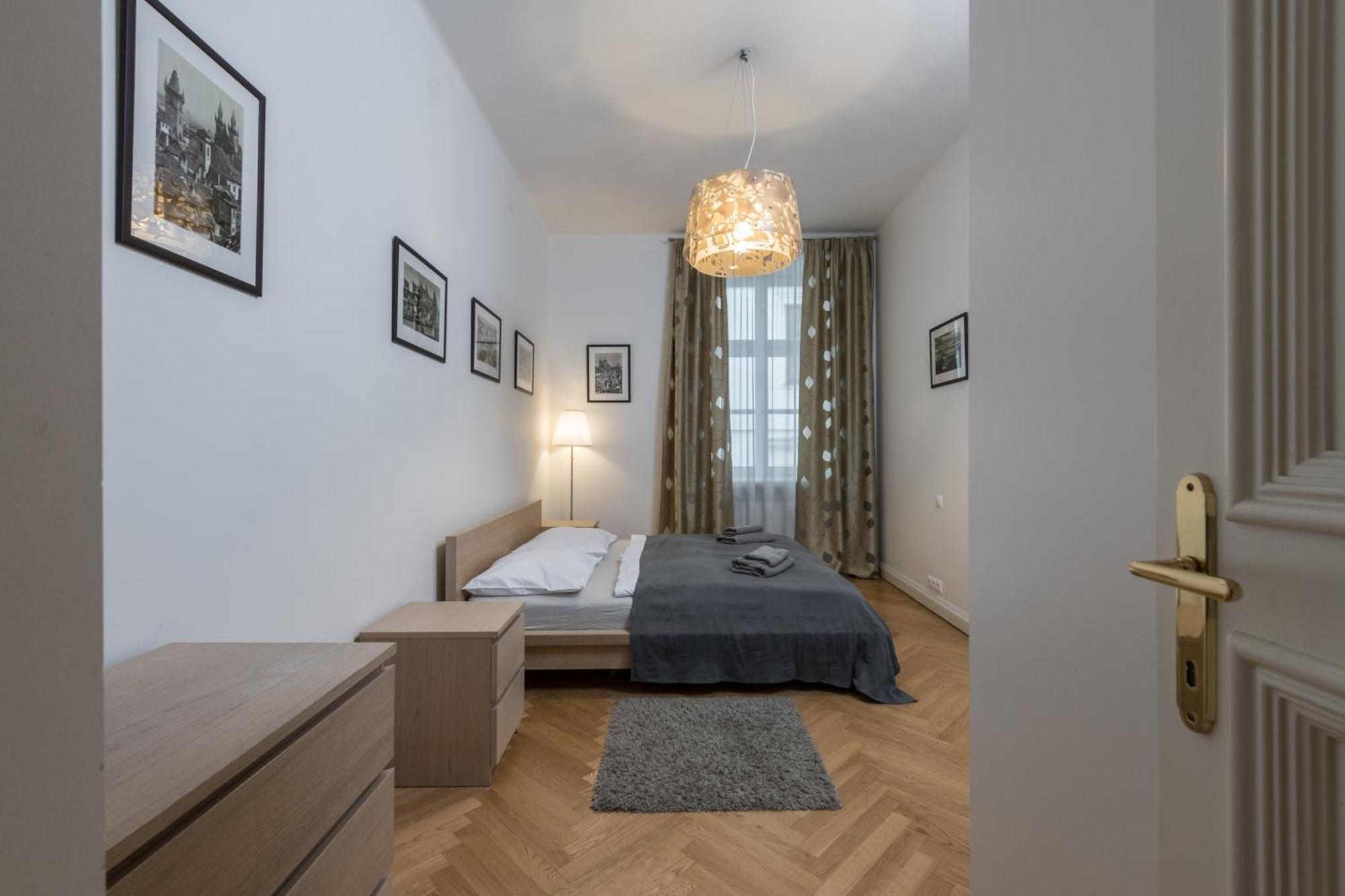 Apartment Upscale In Prime Location Near Sights