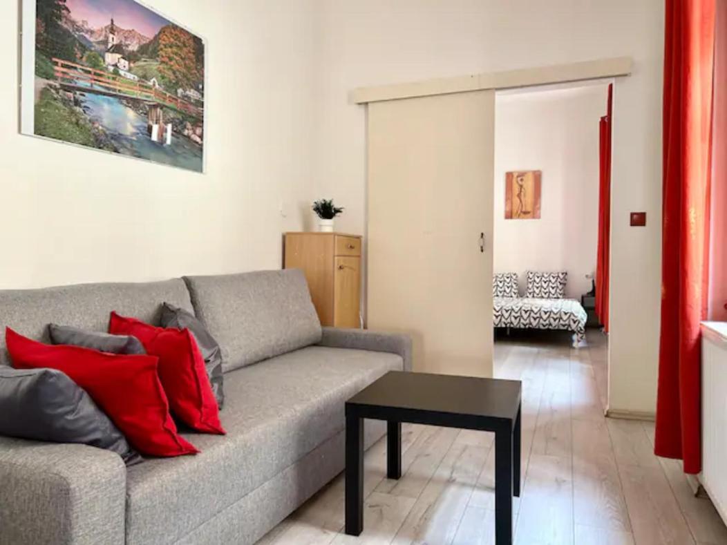 Party House - Ve Smeckach 18, Center!! Apartment