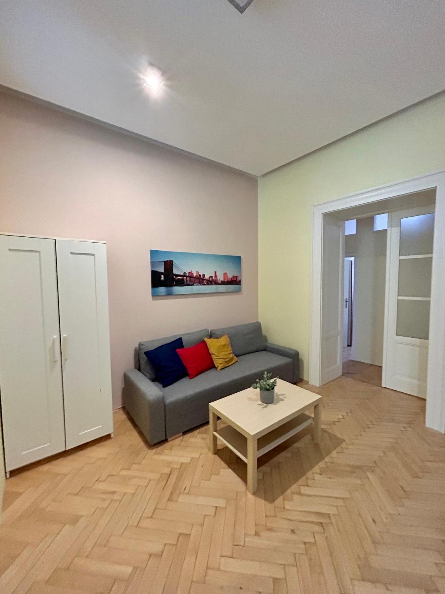 Party House - Ve Smeckach 18, Center!! Apartment *