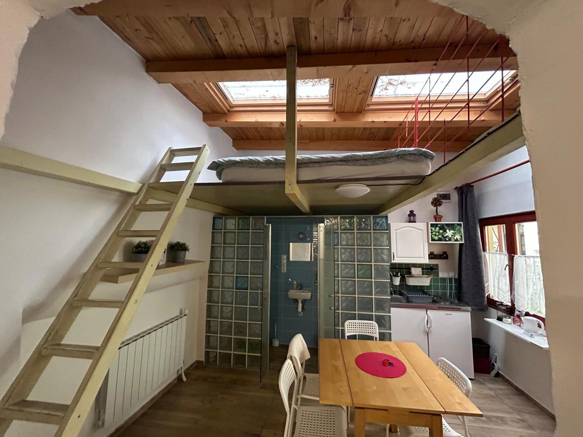 Party House - Ve Smeckach 18, Center!! Apartment *