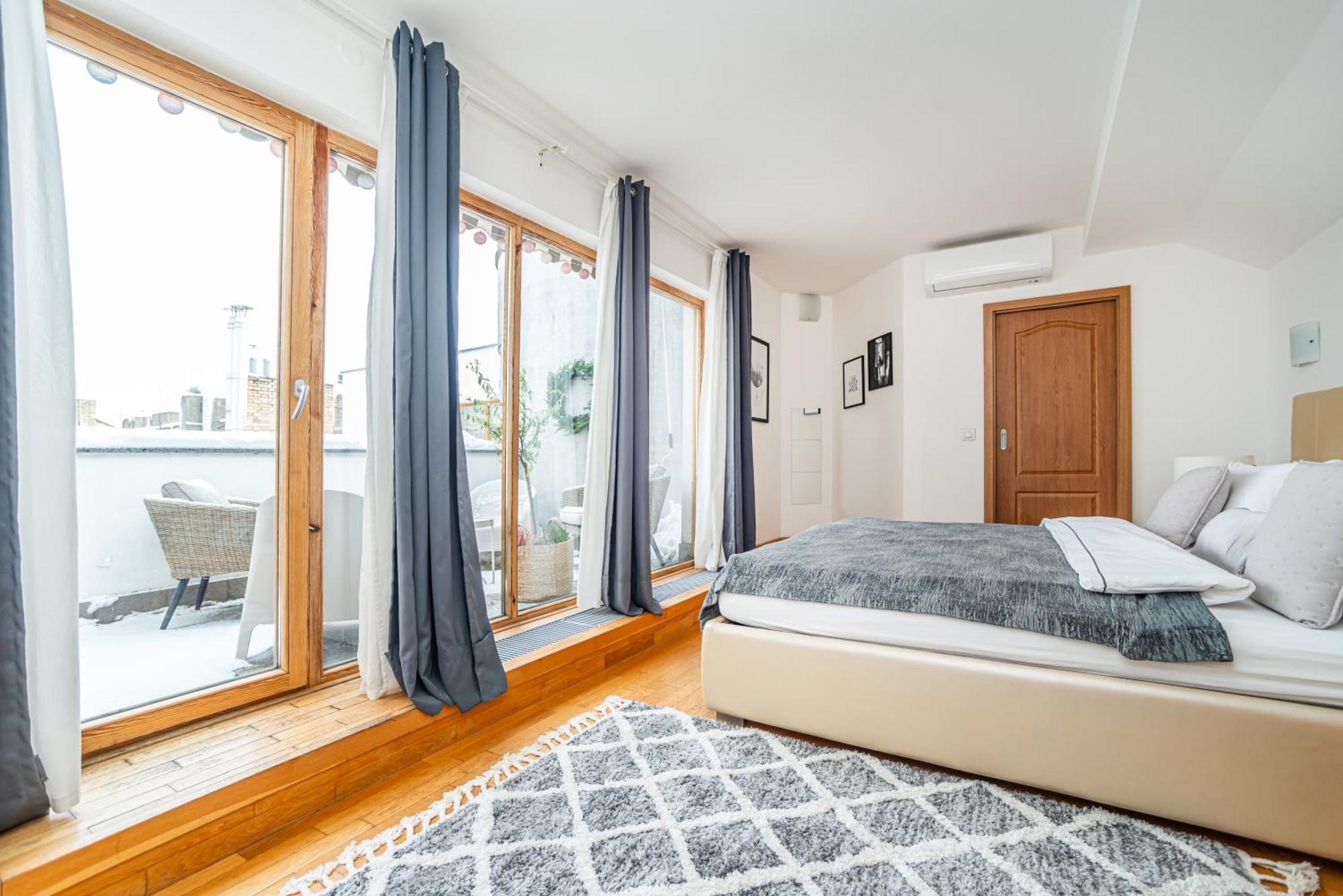 Lavish And Chic Duplex Lejlighed Prag