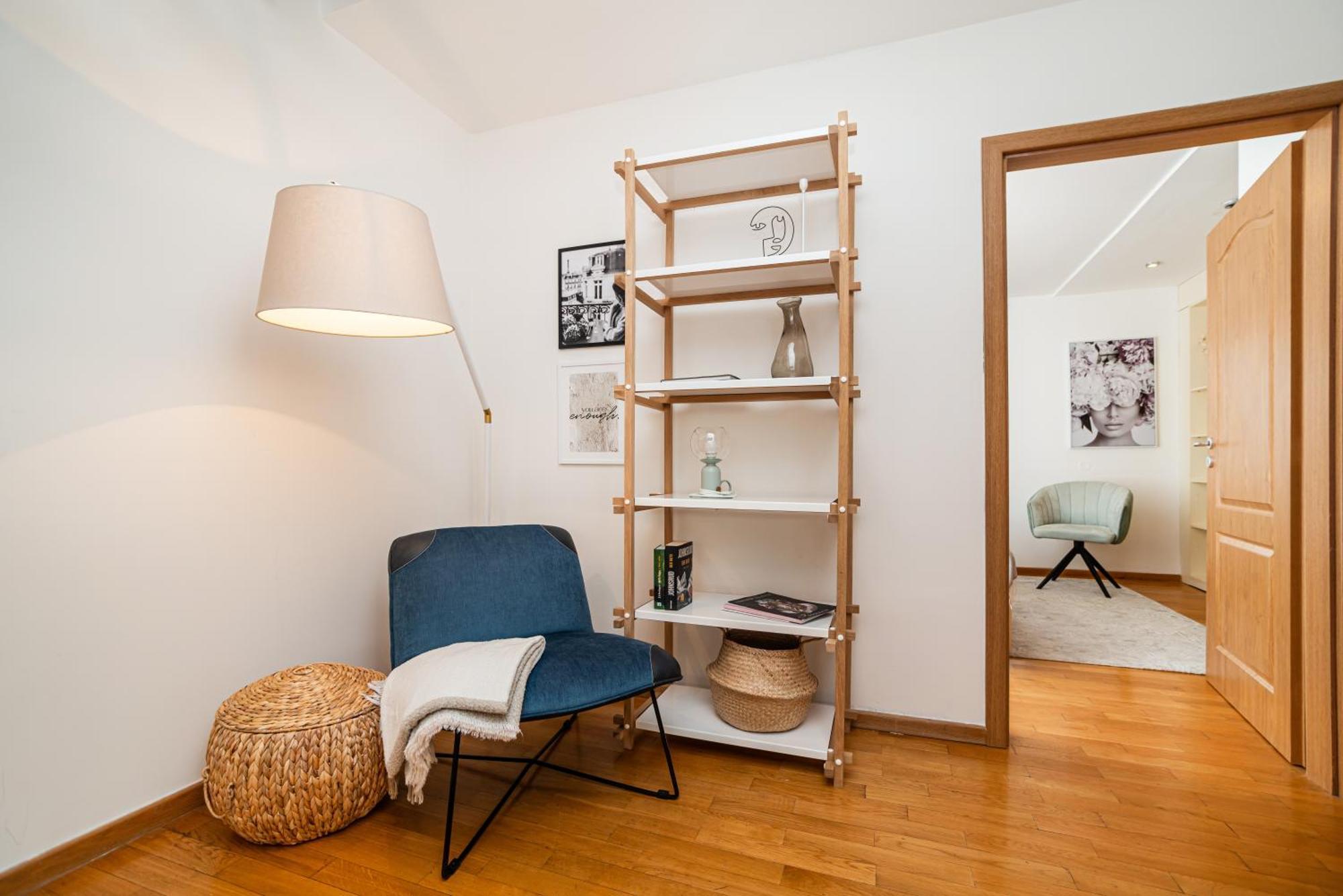 Lavish And Chic Duplex Lejlighed