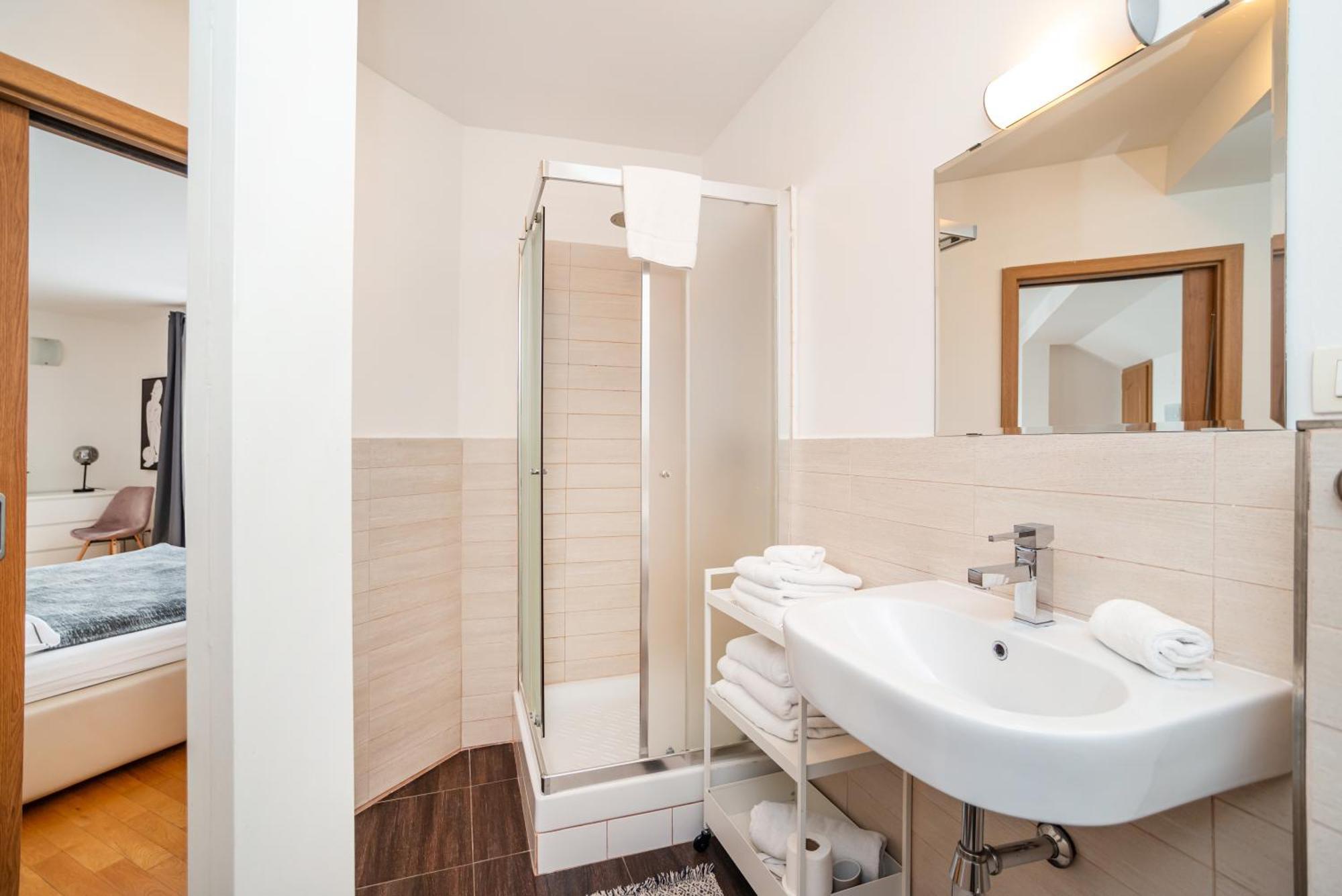 Lavish And Chic Duplex Lejlighed *