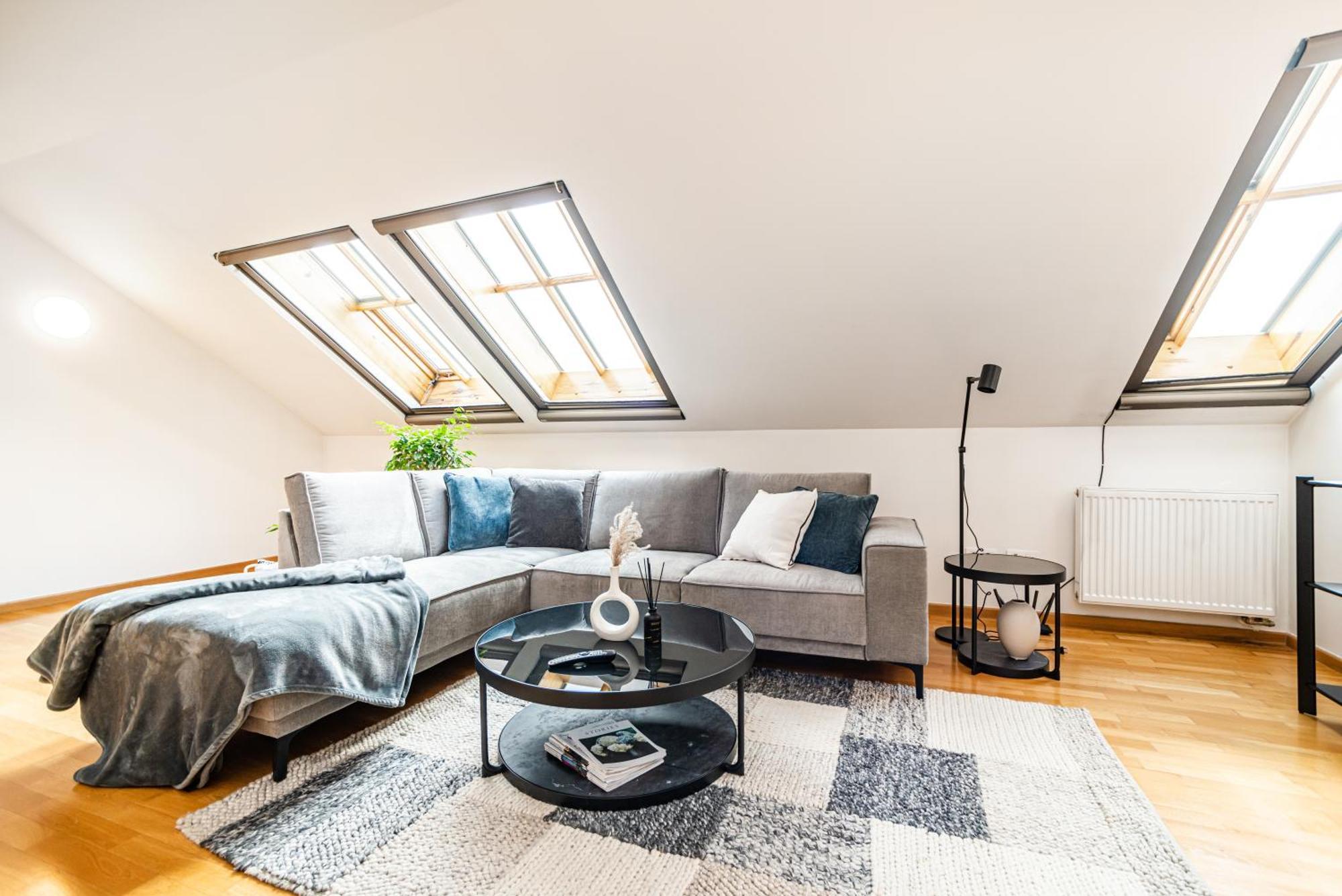 Lavish And Chic Duplex Lejlighed Prag