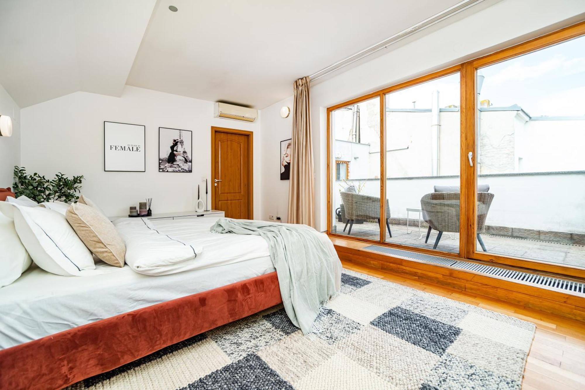 Lavish And Chic Duplex