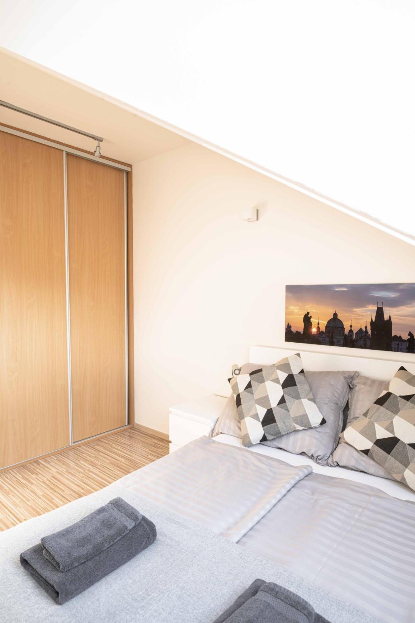 150m² 4br Duplex Near Metro & Center Apartmán *