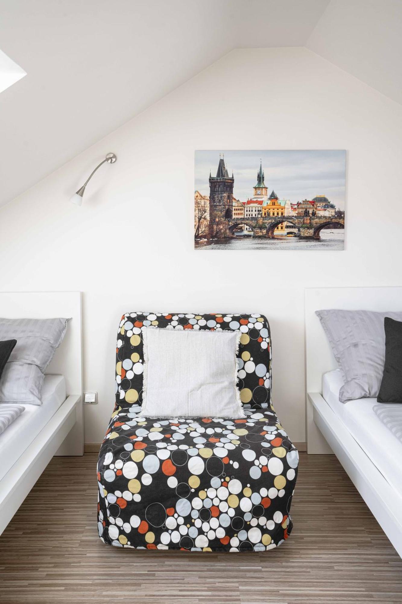 150m² 4br Duplex Near Metro & Center Praha
