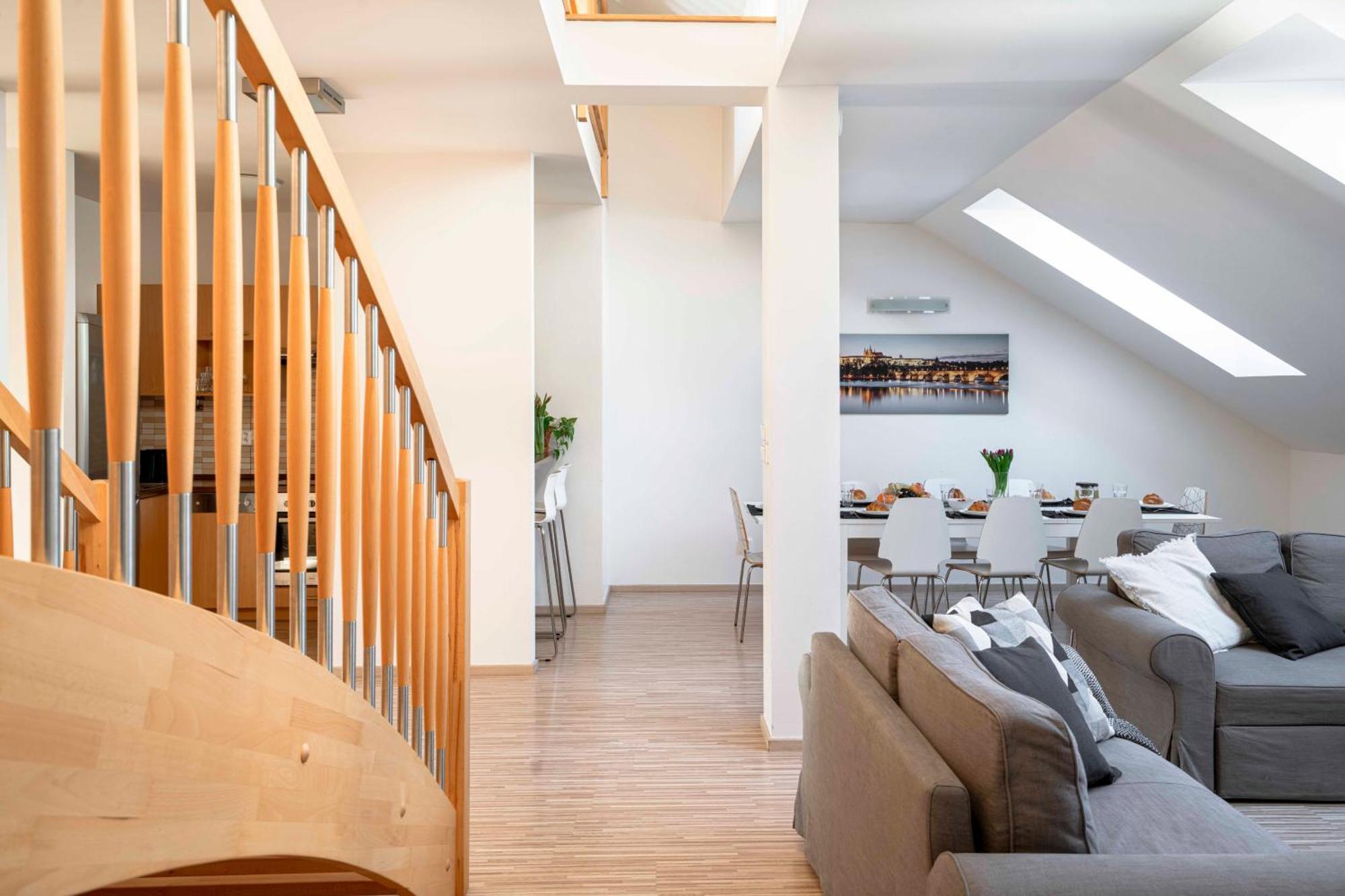 150m² 4br Duplex Near Metro & Center Apartmán
