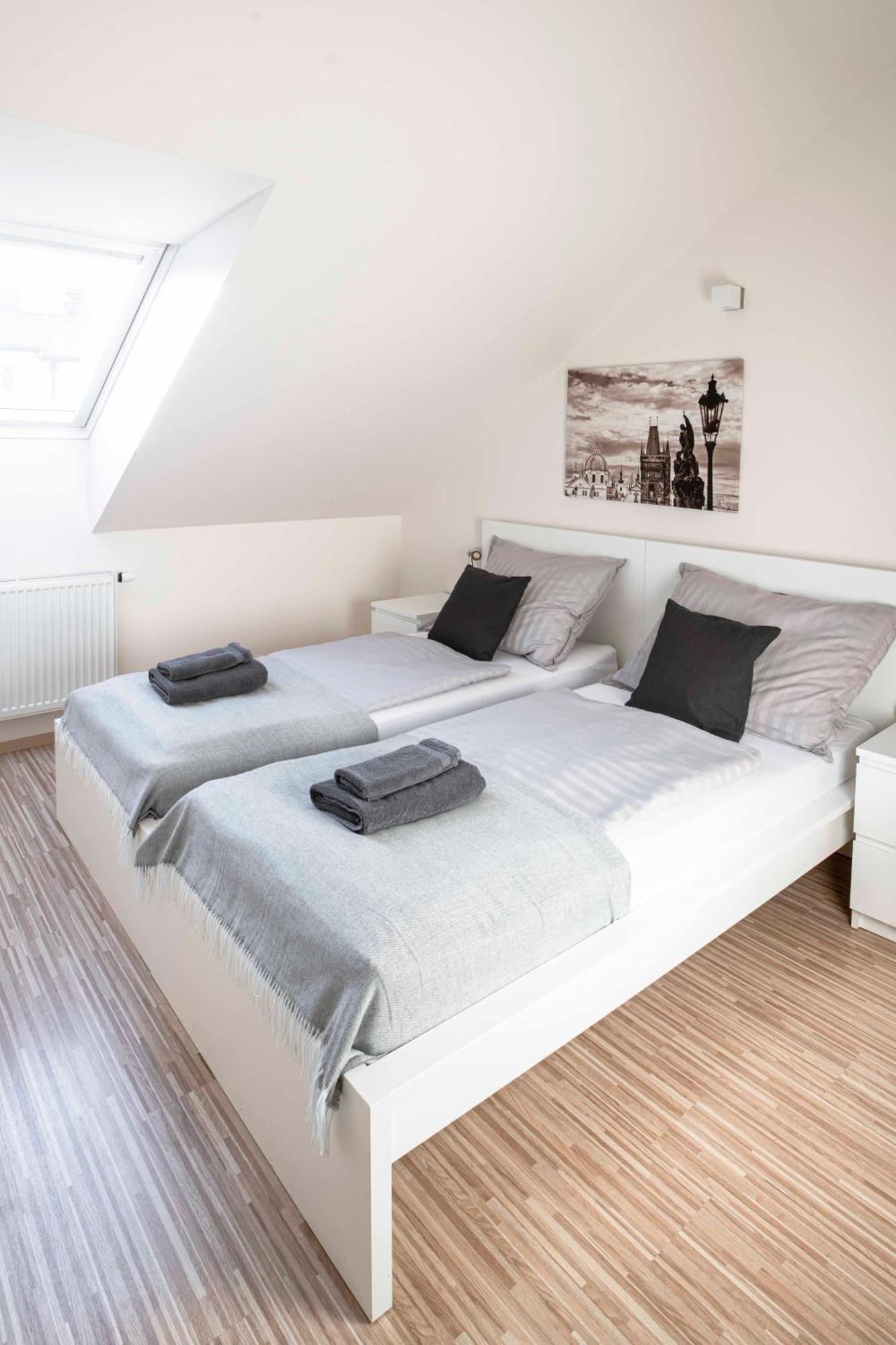 150m² 4br Duplex Near Metro & Center Praha