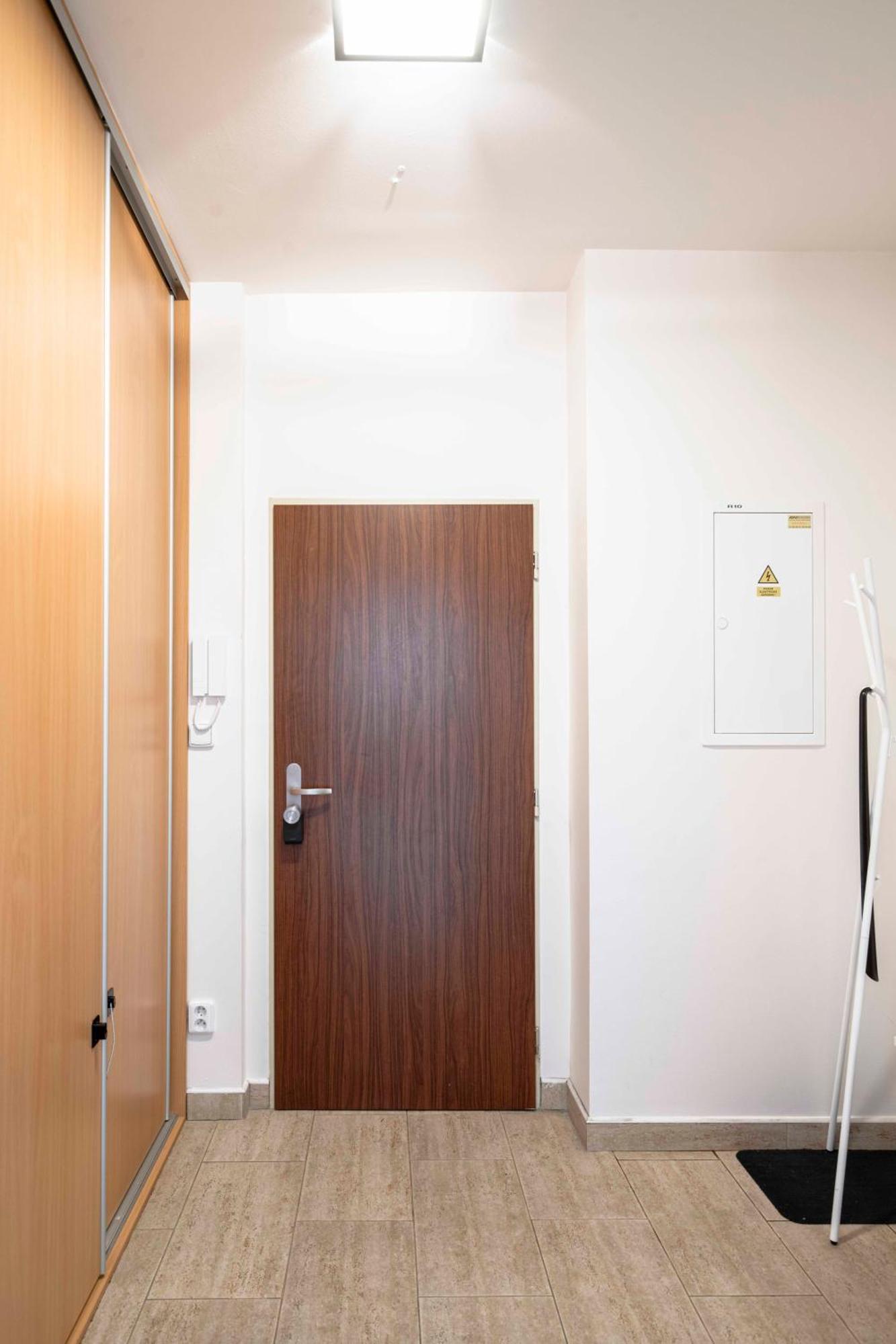150m² 4br Duplex Near Metro & Center Apartmán