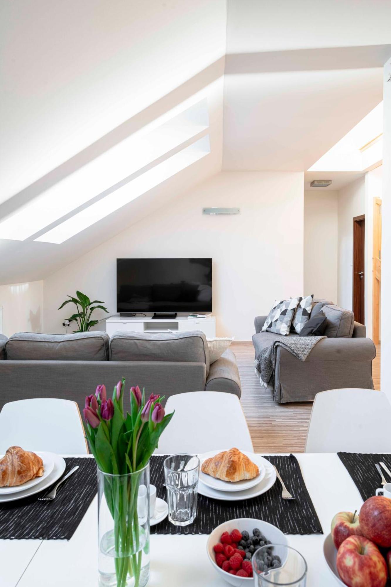 Apartmán 150m² 4br Duplex Near Metro & Center *