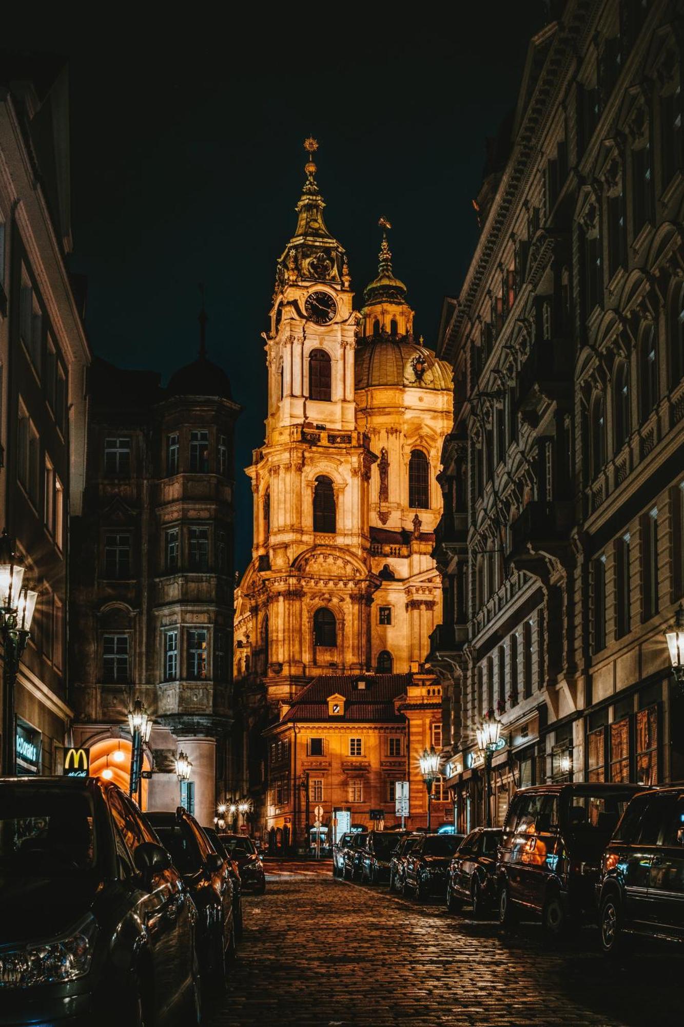 Gentle And Cozy Right At The Center Prag