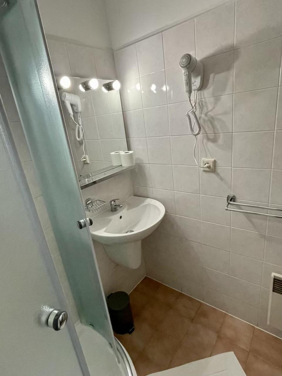 Hotel Oaza Praha Hotel 3*