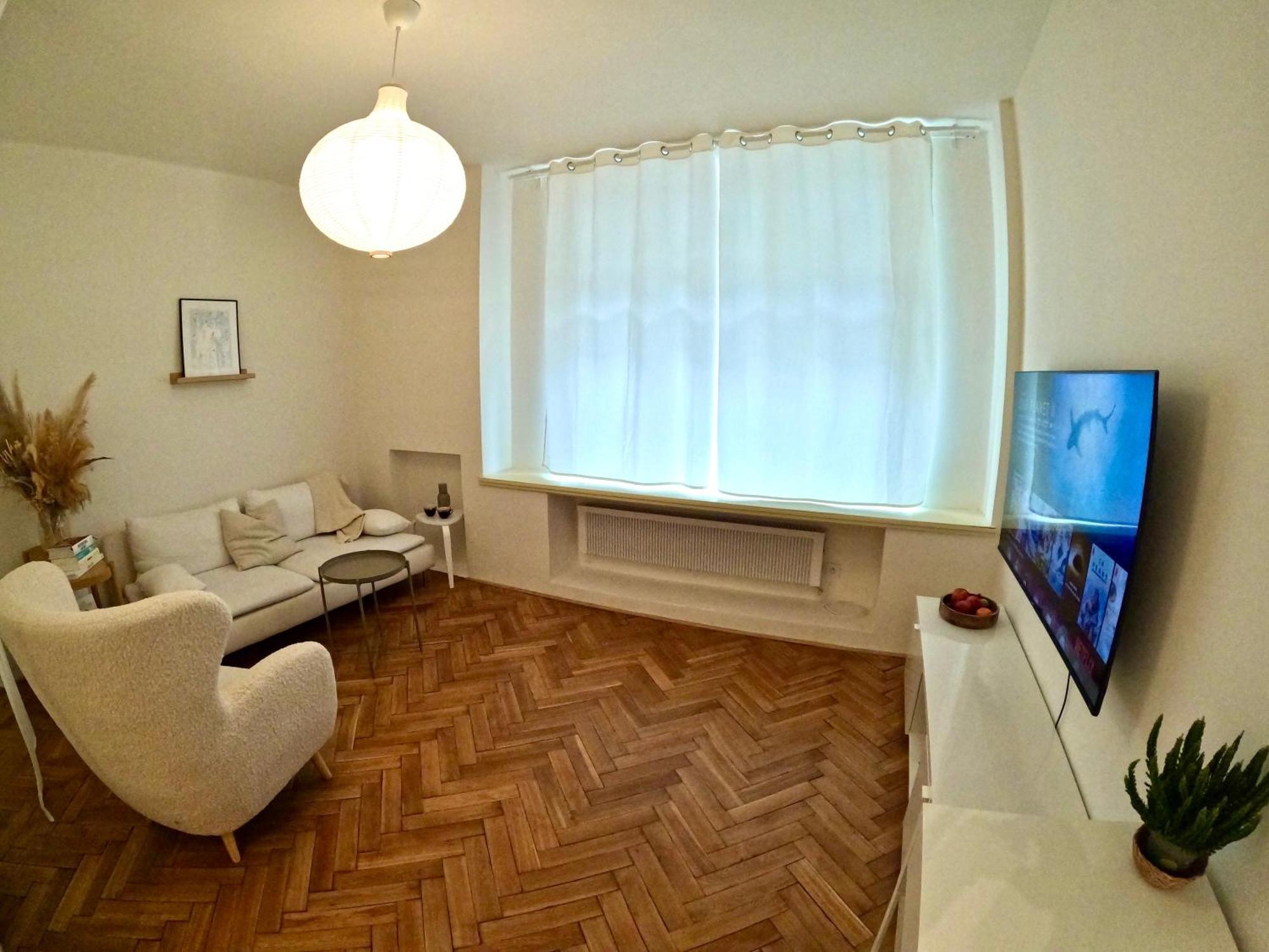 Urban Retreat I Modern Boho In Lovely Letna District - 10 Minutes From Old Town