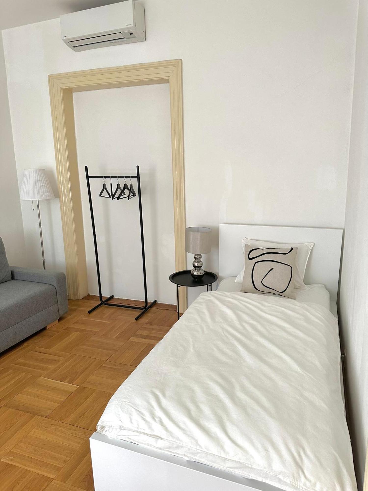 Ve Meste 2 Apartment