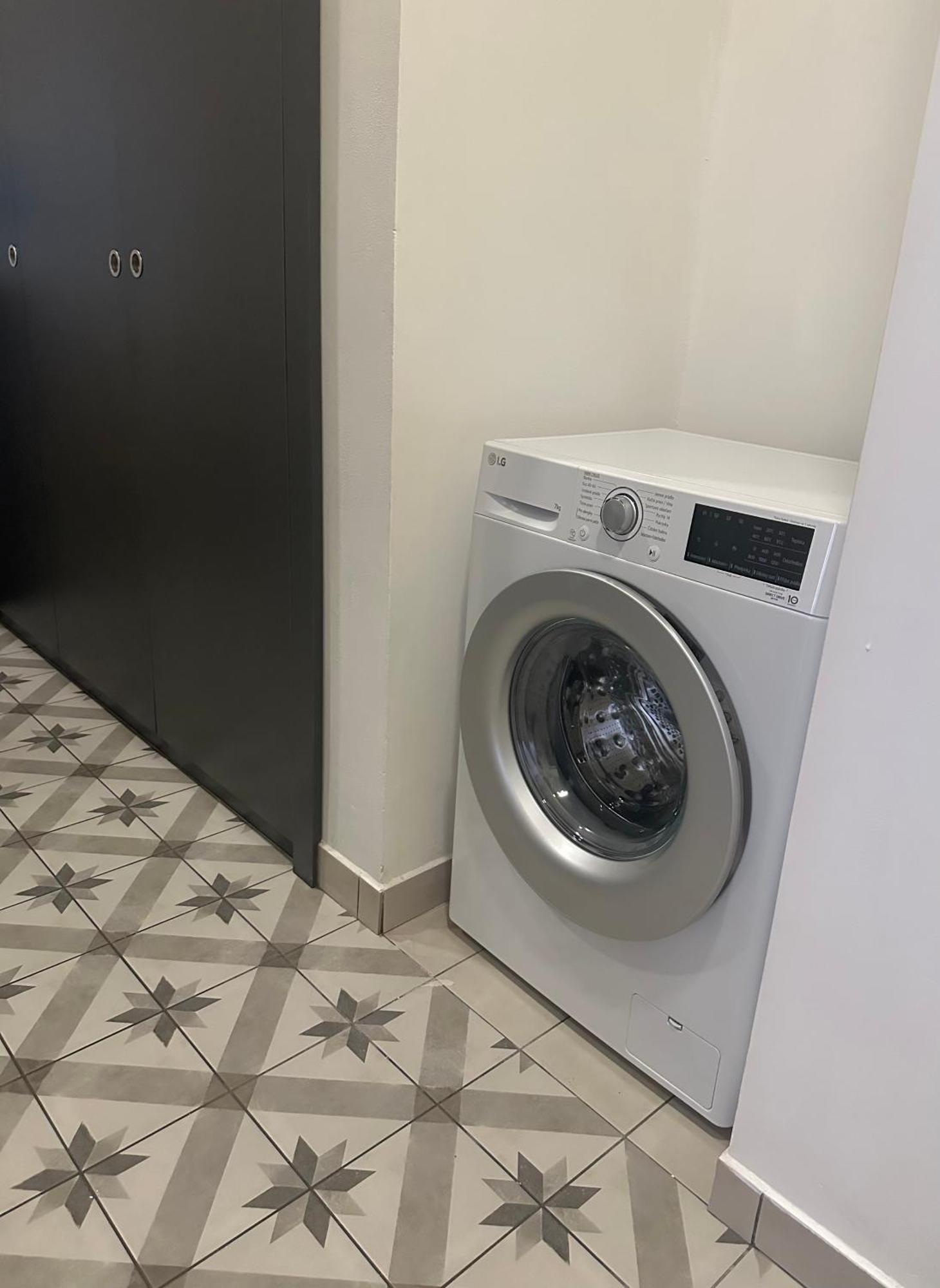 Apartment Ve Meste 2 *