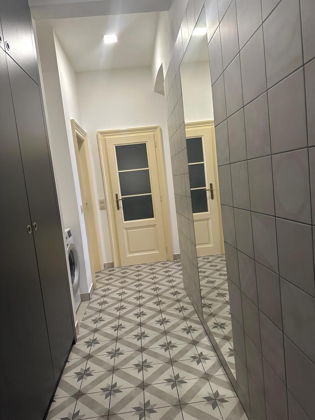 Apartment Ve Meste 2 *