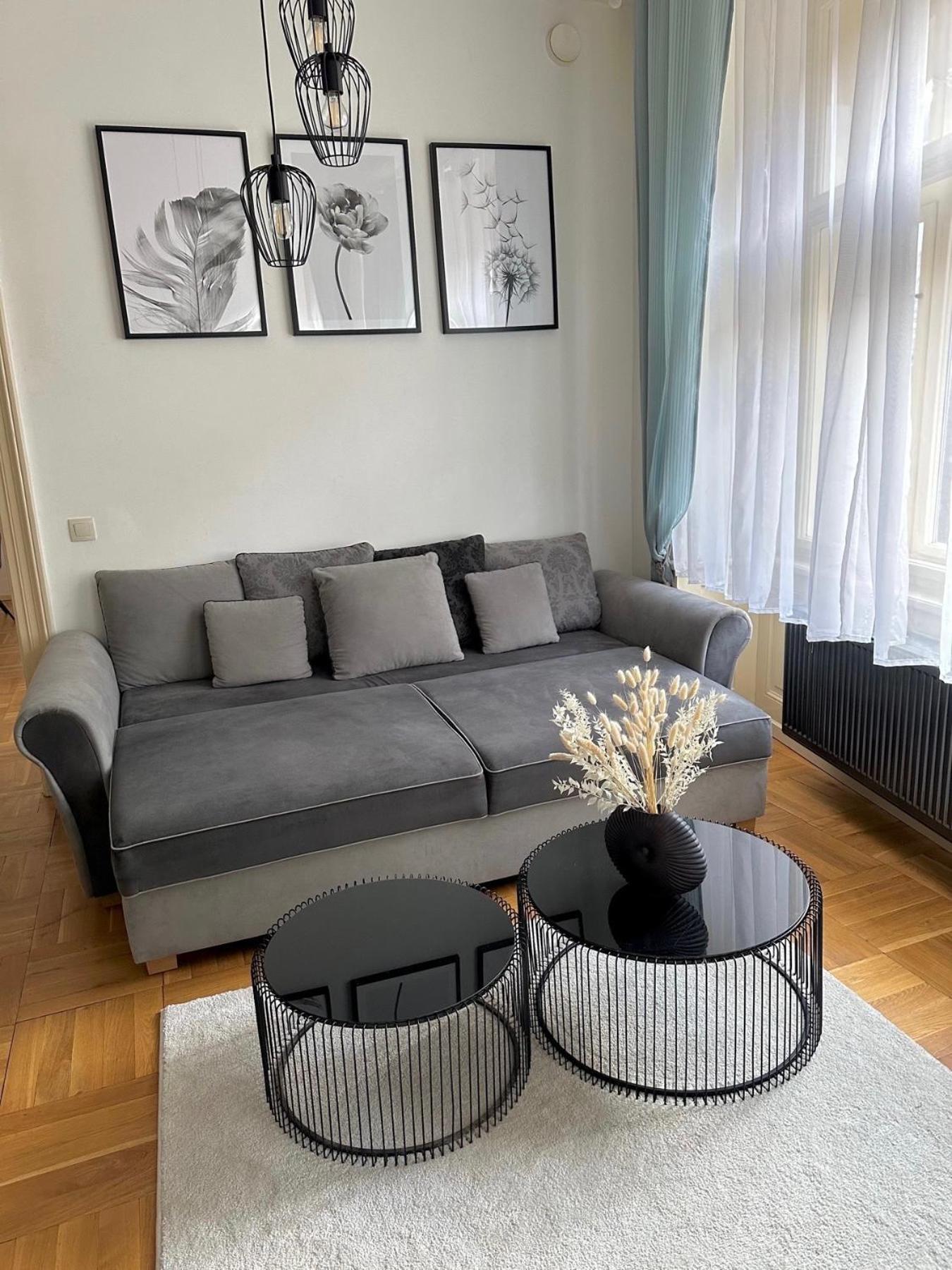 Apartment Ve Meste 2 *