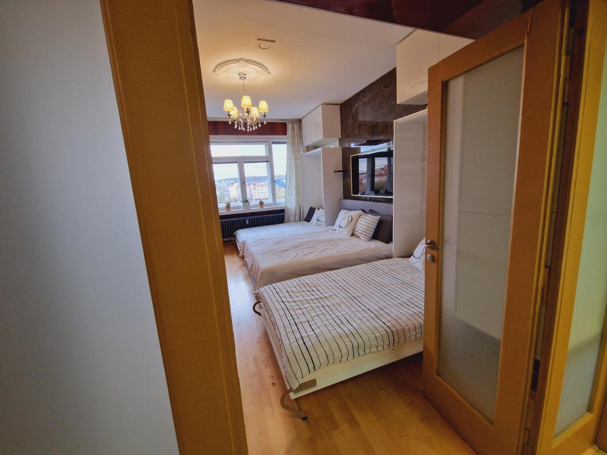 Quiet Spacious With A Balcony