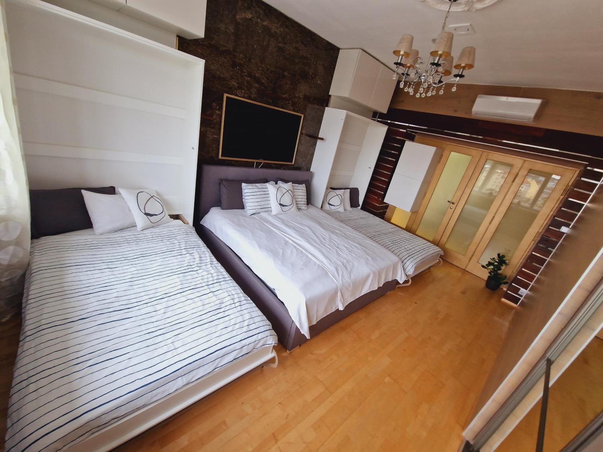 Quiet Spacious With A Balcony Apartment
