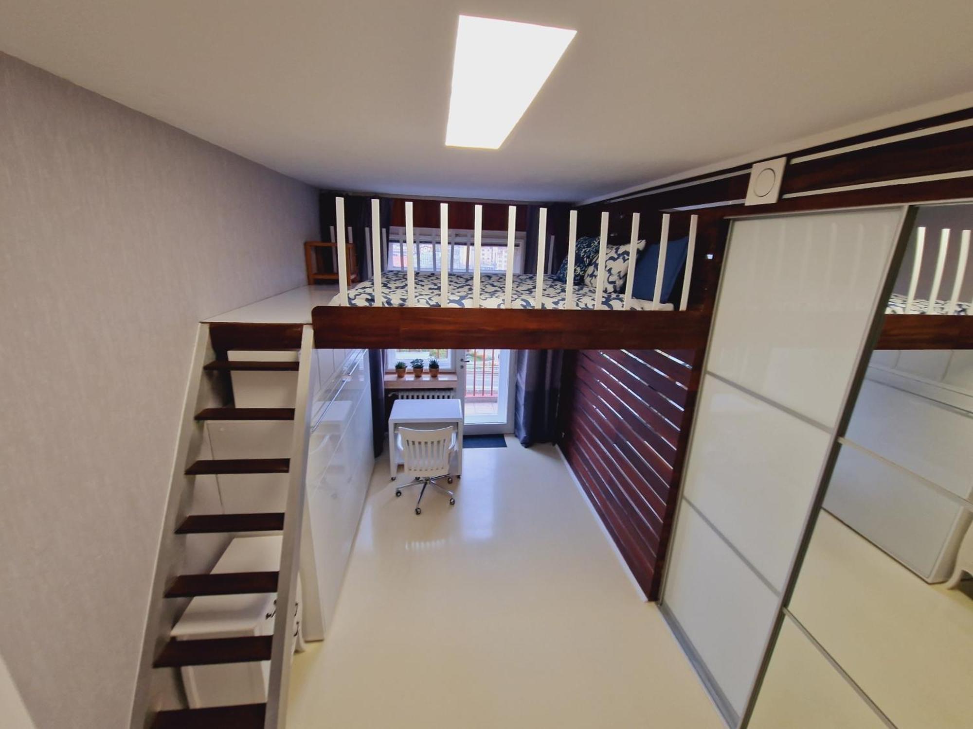 Apartment Quiet Spacious With A Balcony