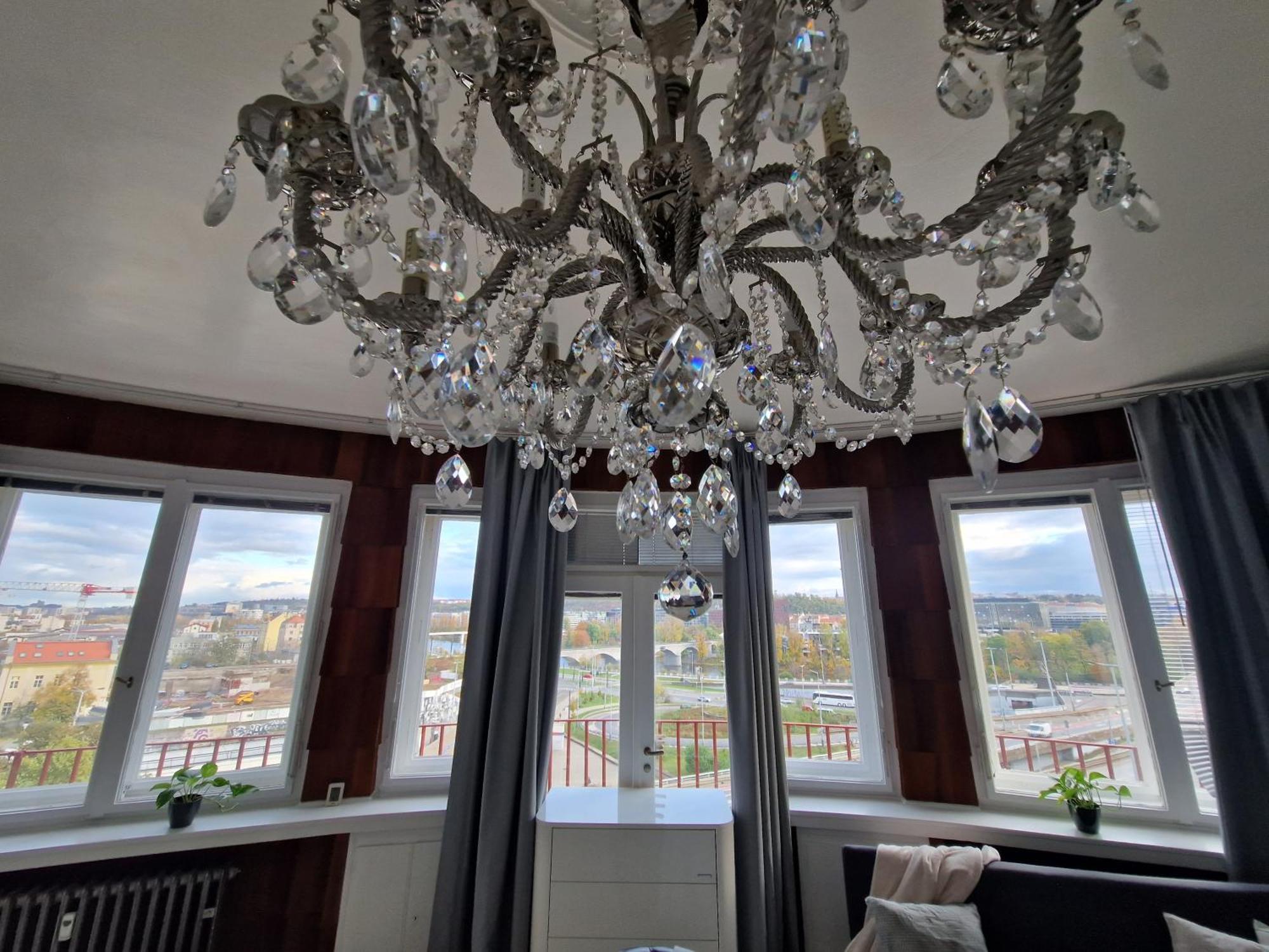 Quiet Spacious With A Balcony *
