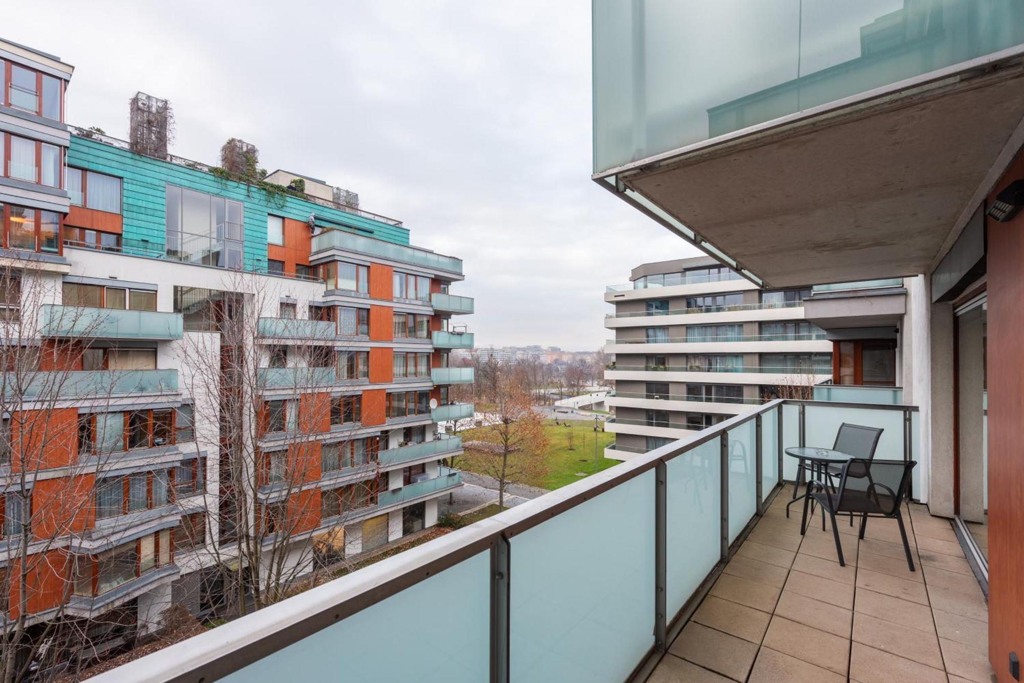 Apartment Side *