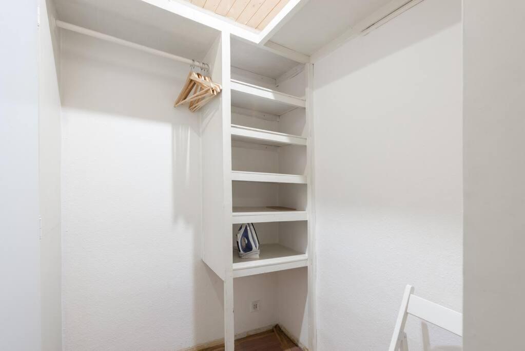 Side Apartment
